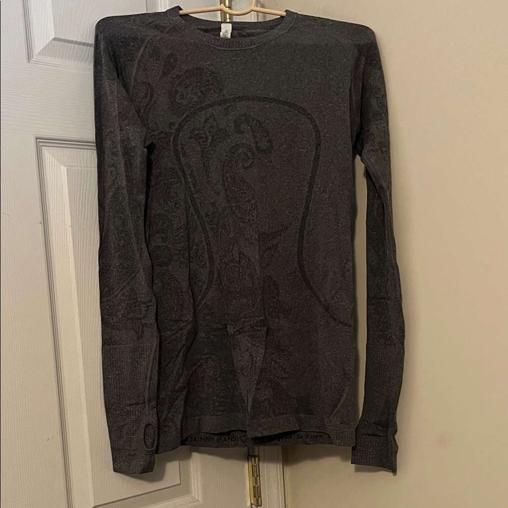 lululemon athletica Swiftly Tech Gray Paisley Long Sleeve Shirt 2.0